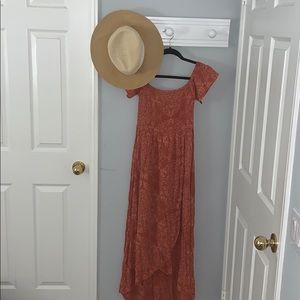 A super cute off the shoulder o’neil dress.